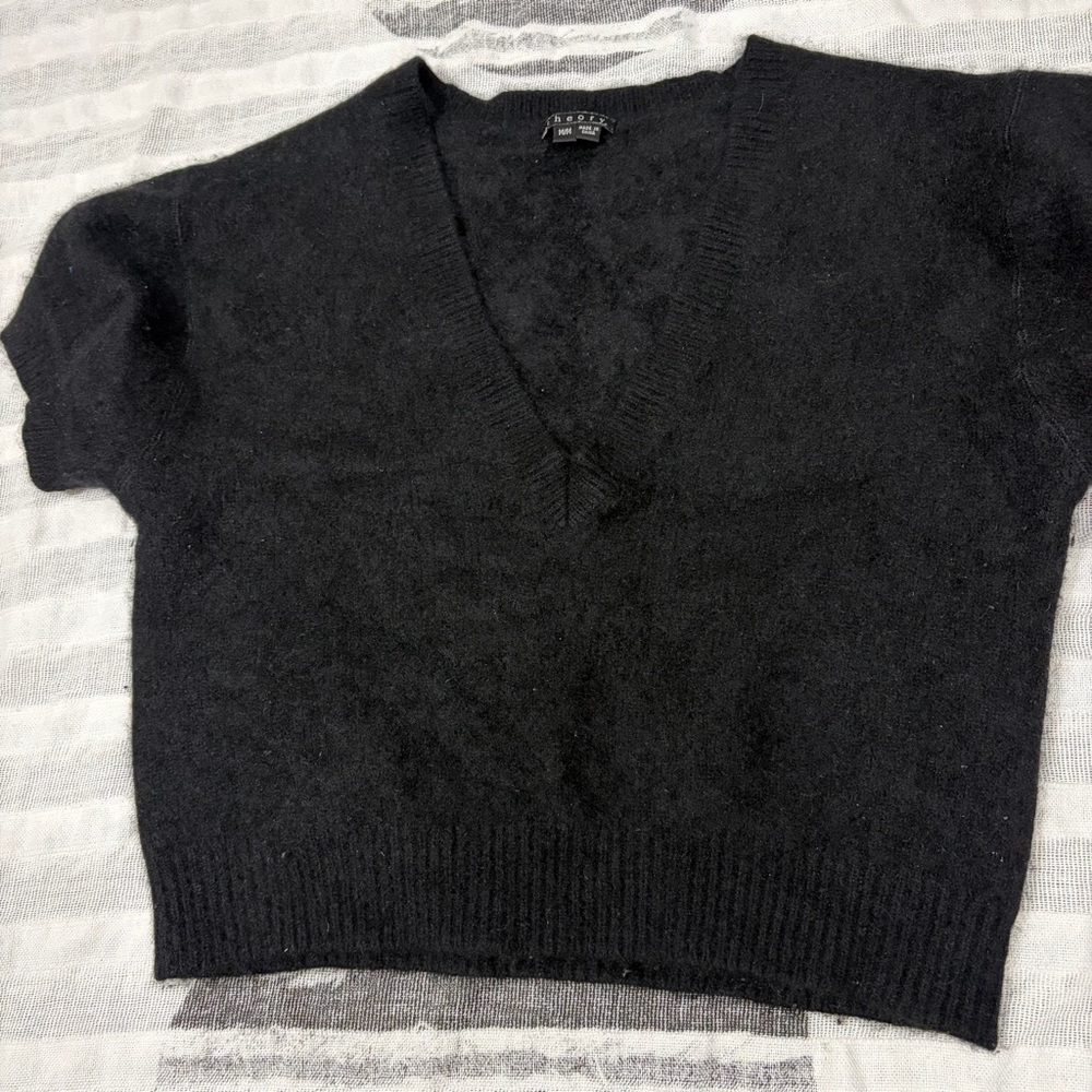 Theory Black Short Sleeve V-Neck Crop Top - Picture 3 of 9